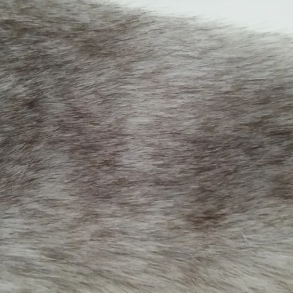 Faux Fur Shawl - Picture 6 of 6